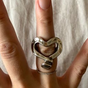UNO de 50 open heart ring